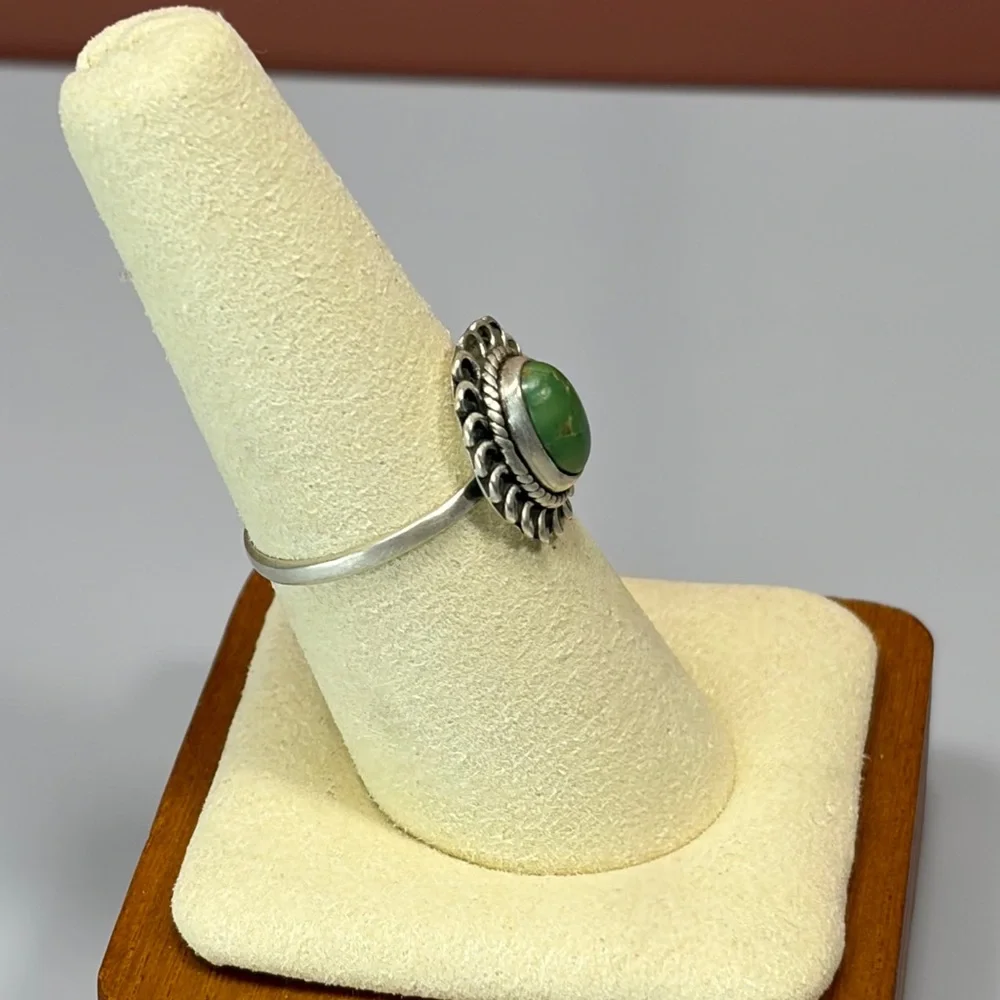 925 Sterling Silver Emerald Valley Turquoise Oval Ring